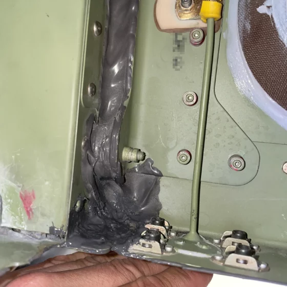 Firewall joint on the right-hand lower pylon